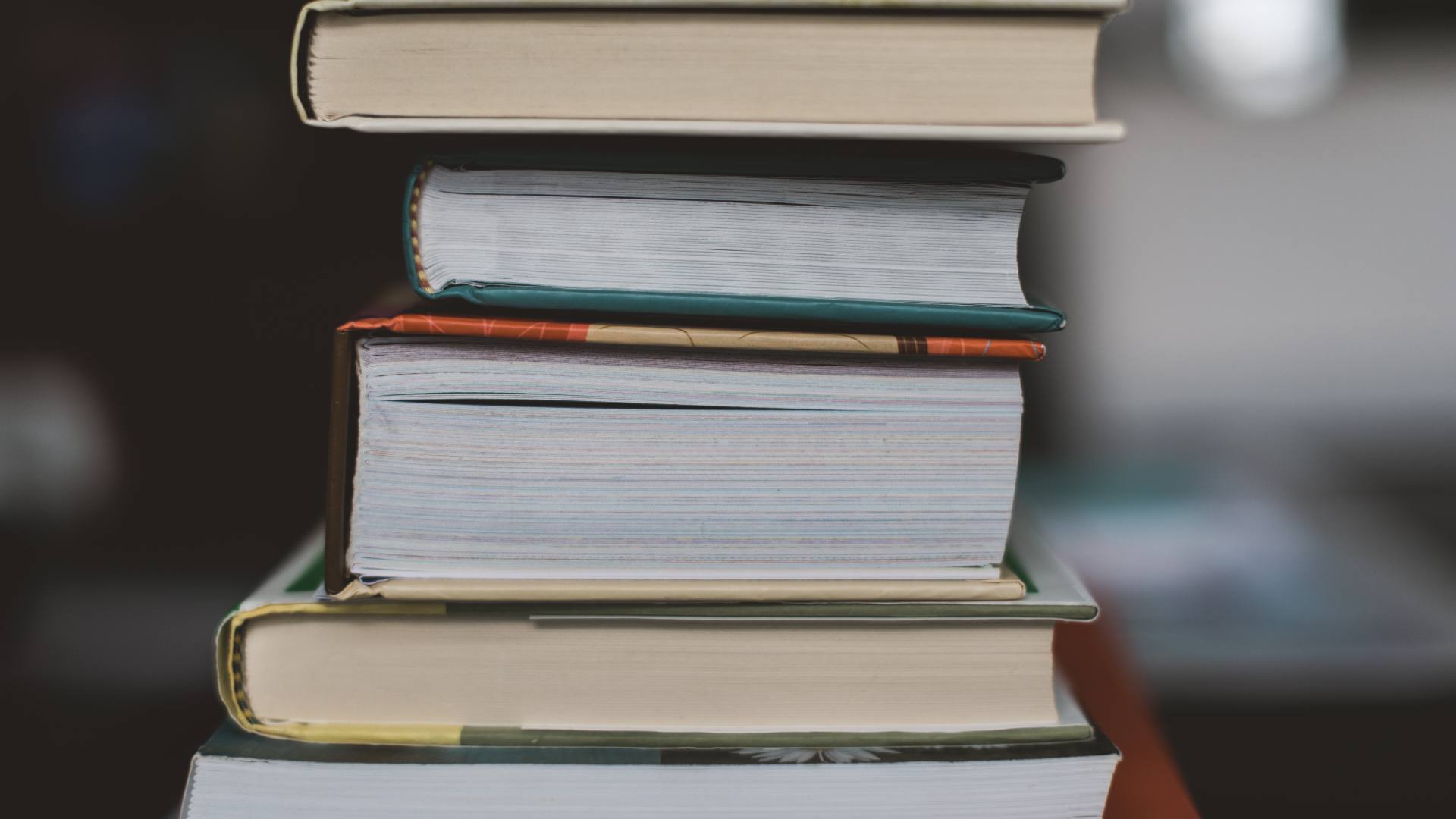 8 Reasons for adopting reading habits.
